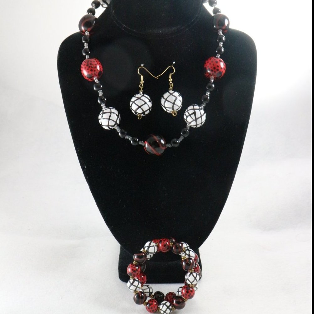 KAZURI Doria Multicolor Earthen Clay Jewelry Bundle Set